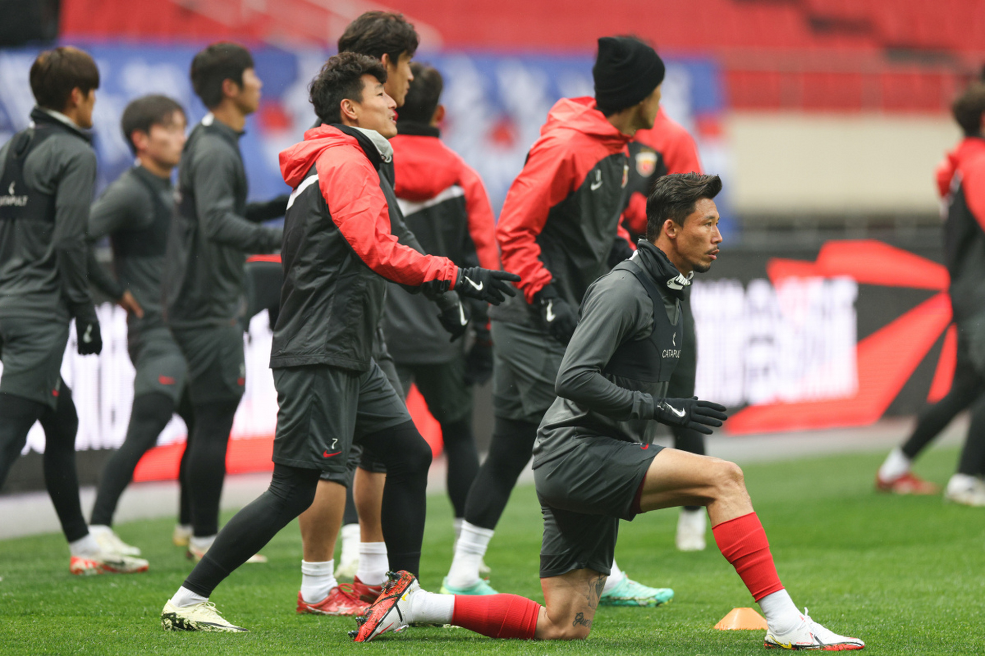 开云下载-备战新赛季，球队整装待发，人气爆棚的简单介绍