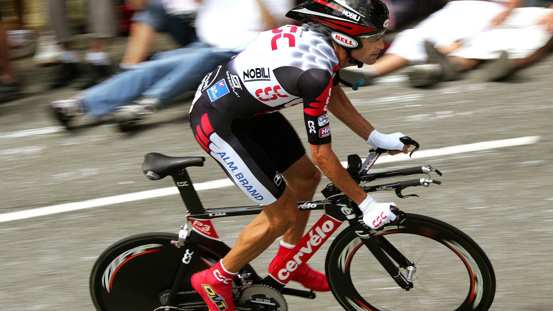 阿尔瓦雷斯铁腕治军，牙买加雷鬼风暴席卷苏格兰