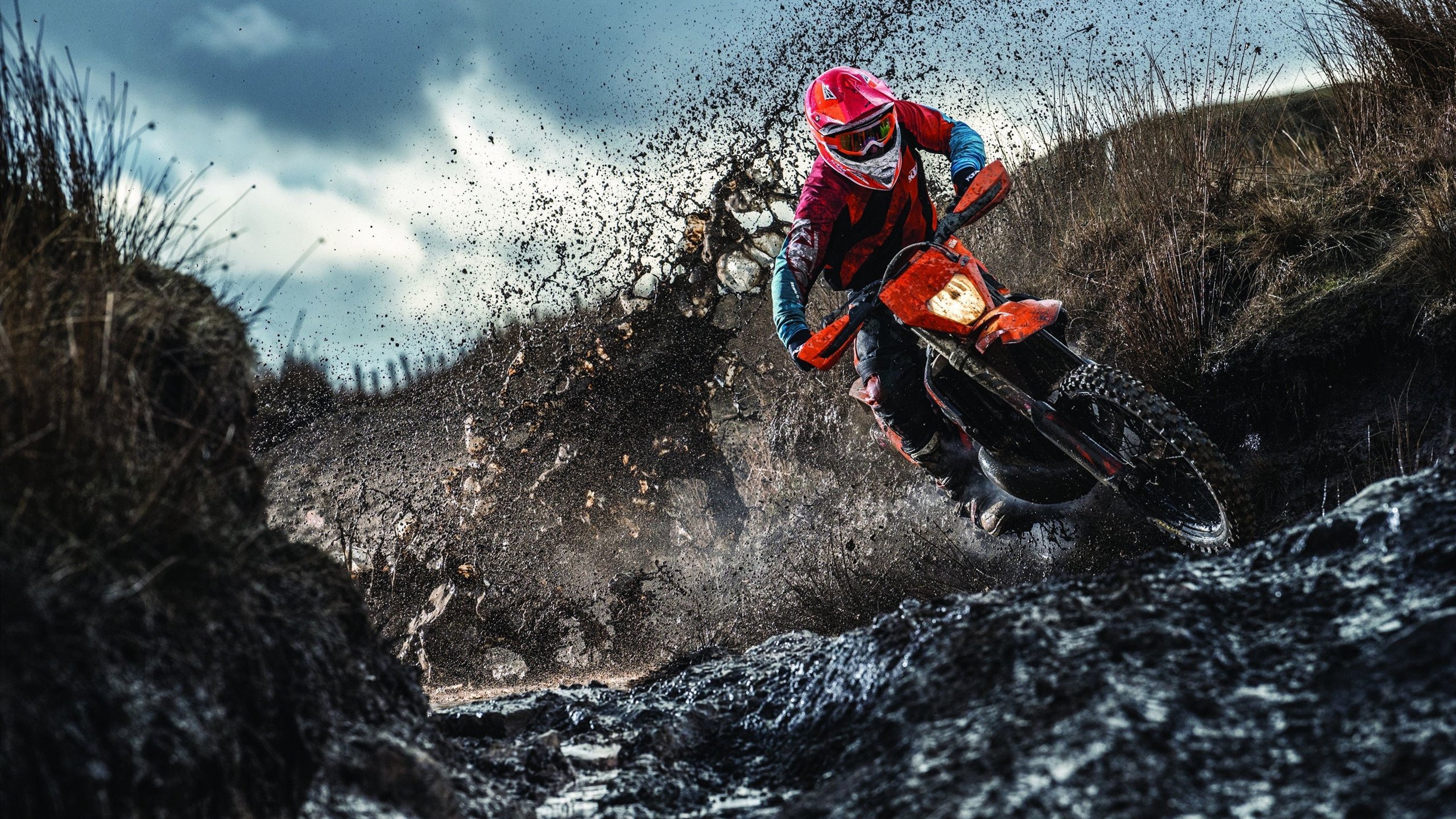 赛道与绿茵的交汇，本泽马如何成为F1揭幕战的胜负手