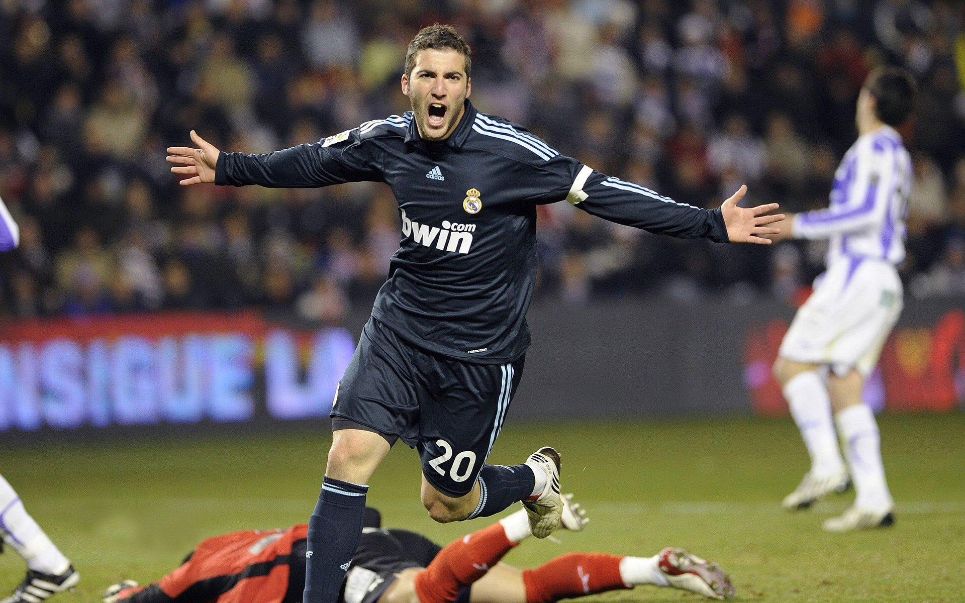 当狼群撕咬金州，马克西的惊艳与旧秩序的黄昏