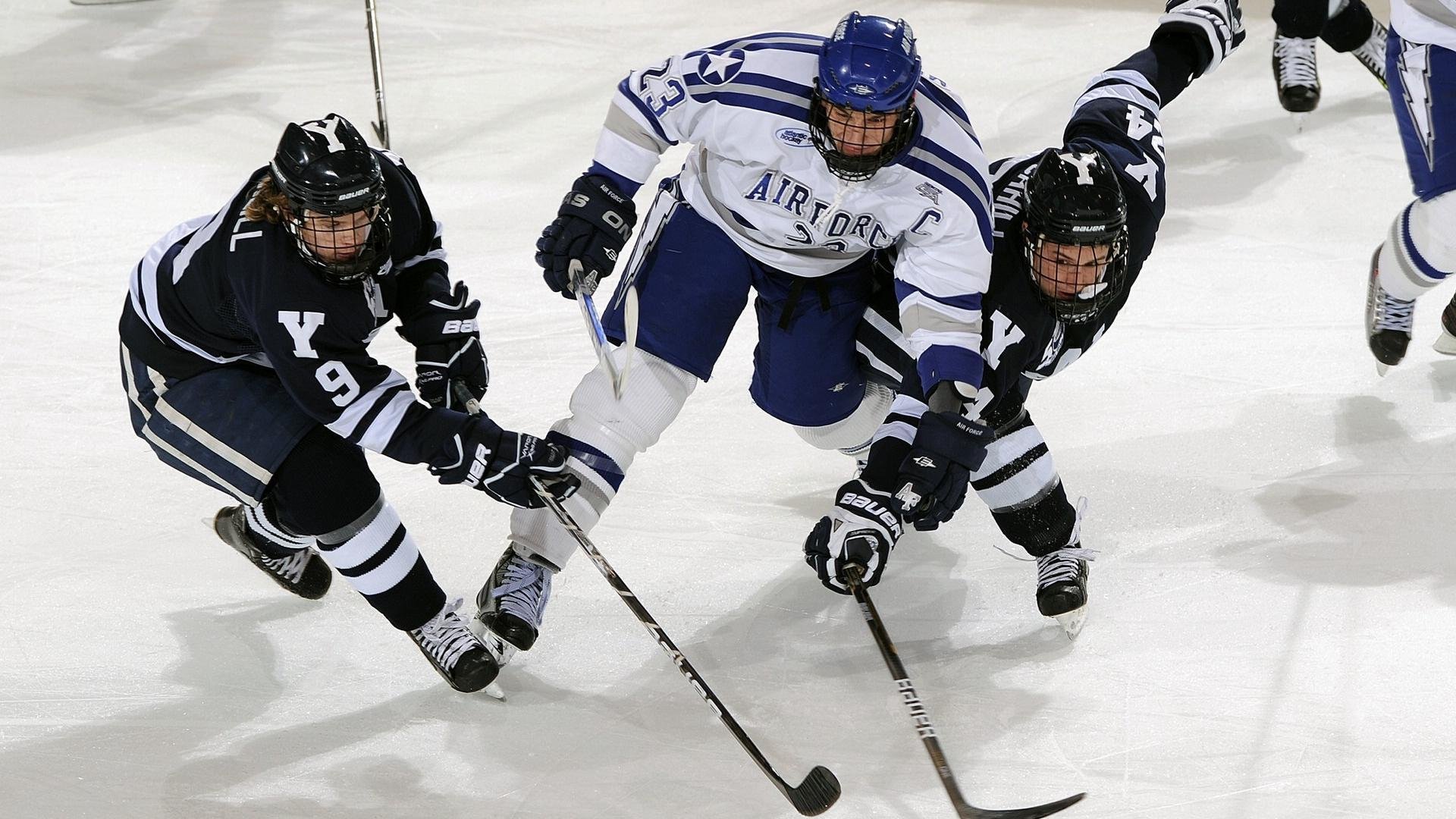 灰熊爆冷国王,米切尔东决接管,当冷门与巨星在同一夜闪耀